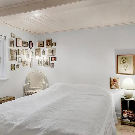 1 Bedroom In بيت للعطل